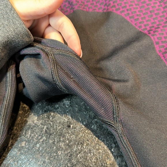 Lululemon About That Base Purple Geometric Ribbed Seamless
Leggings Sz 6 25” - Picture 8 of 10